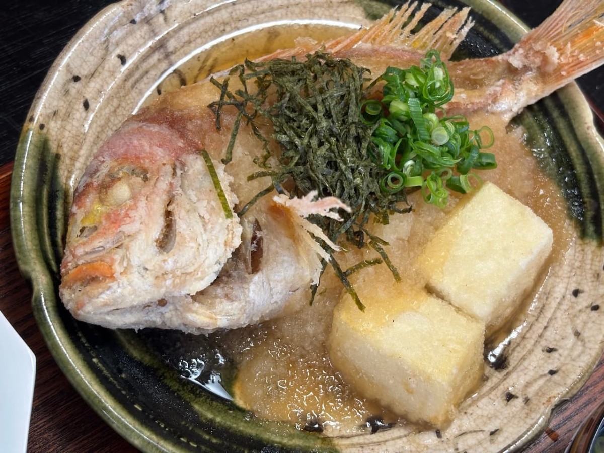 島根県出雲市の『味処おかや』の「山陰旬魚の和出汁膳」。