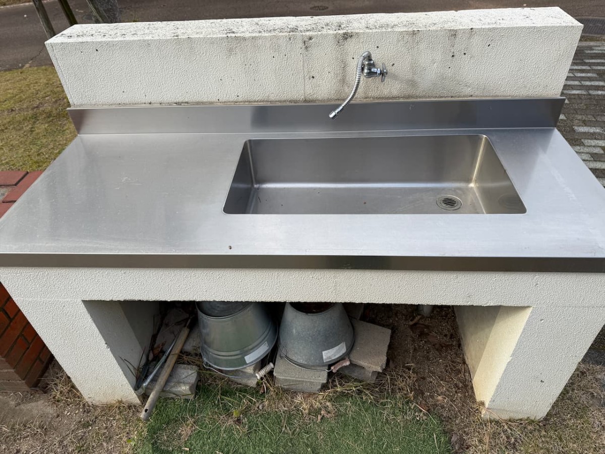 島根県益田市にある「万葉公園オートキャンプ場」洗い場