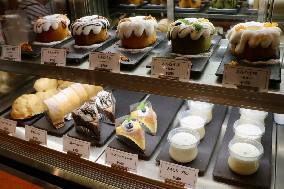 島根県大田市仁摩町にあるカフェ「ラピーニャ」ショーケース