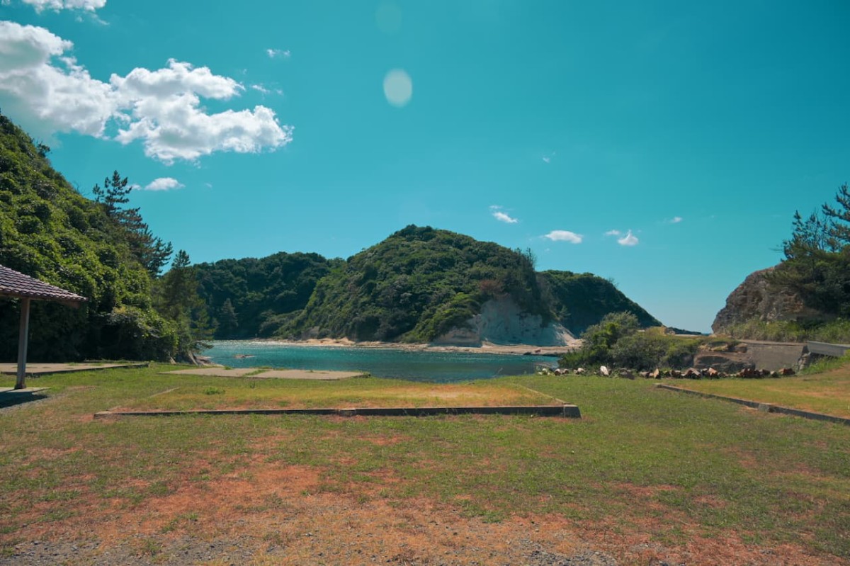 大田市にある櫛島キャンプ場の場内