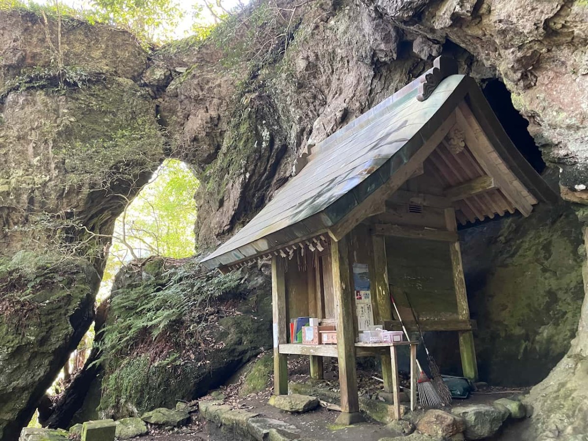 島根県出雲市唐川町にある韓竈神社の社。