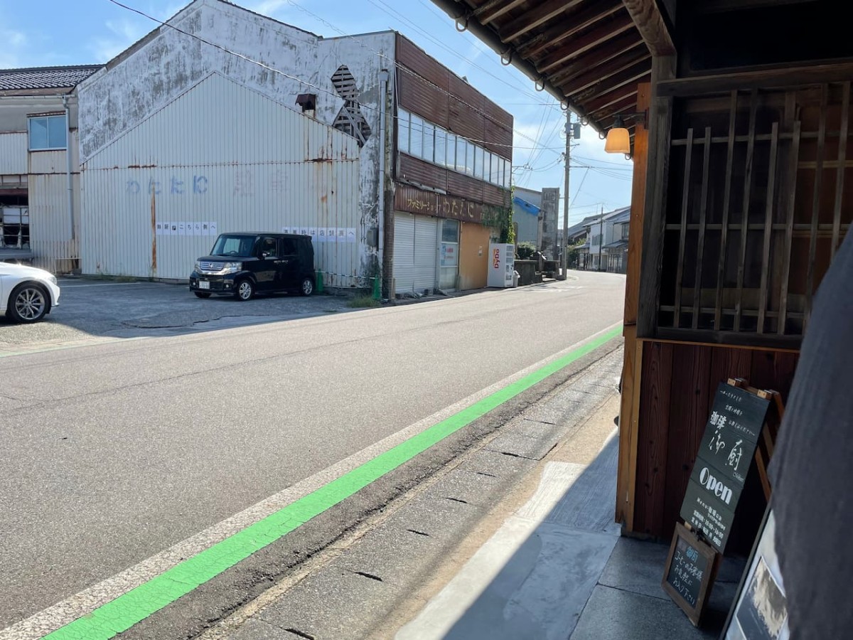 鳥取県西伯郡大山町御来屋にあるレストラン「御厨 Mikuri」の駐車場