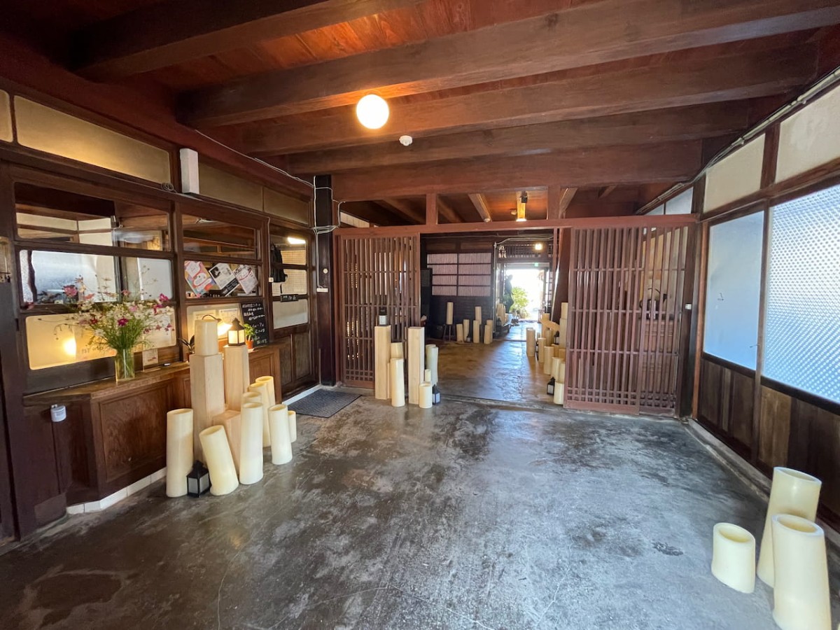 鳥取県西伯郡大山町御来屋にあるレストラン「御厨 Mikuri」の入口