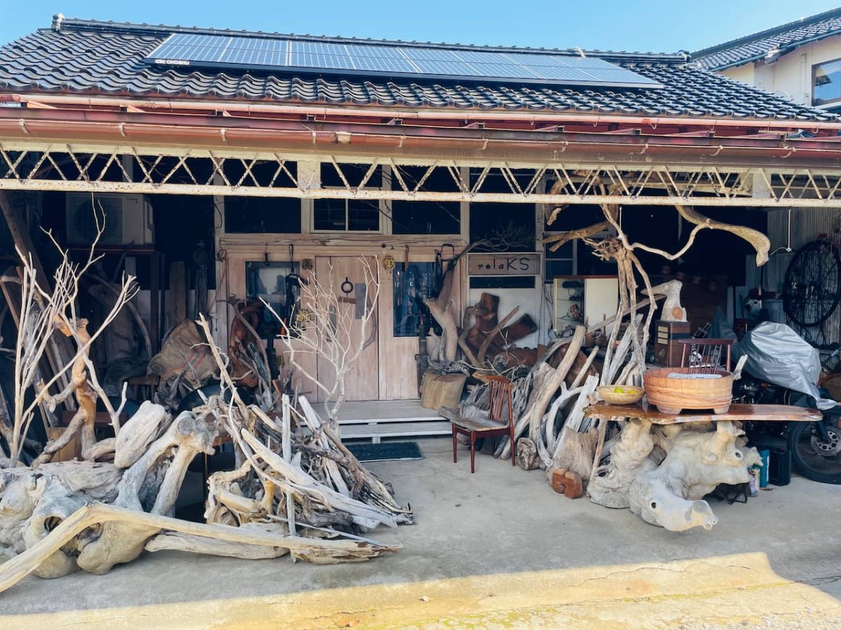 島根県安来市にあるカフェ「relaKS」の外観