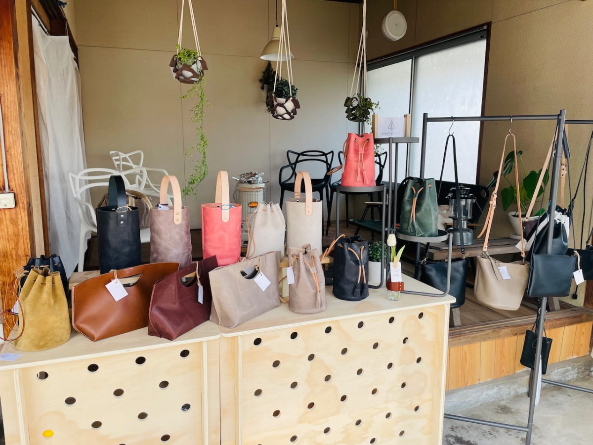 島根県安来市にあるレザークラフトEASTWOODのアトリエ