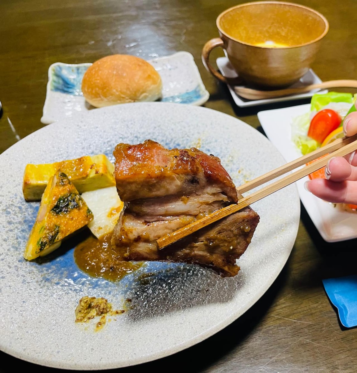 島根県安来市にある燻製レストランの季節のコンボ