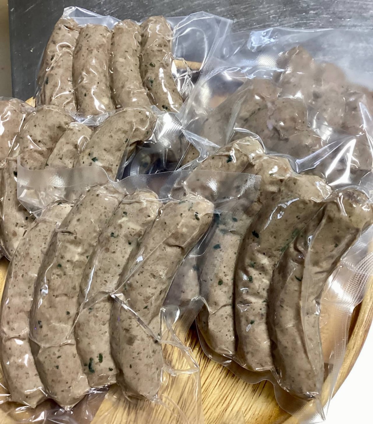 島根県安来市にある燻製レストランけむり家のテイクアウトソーセージ