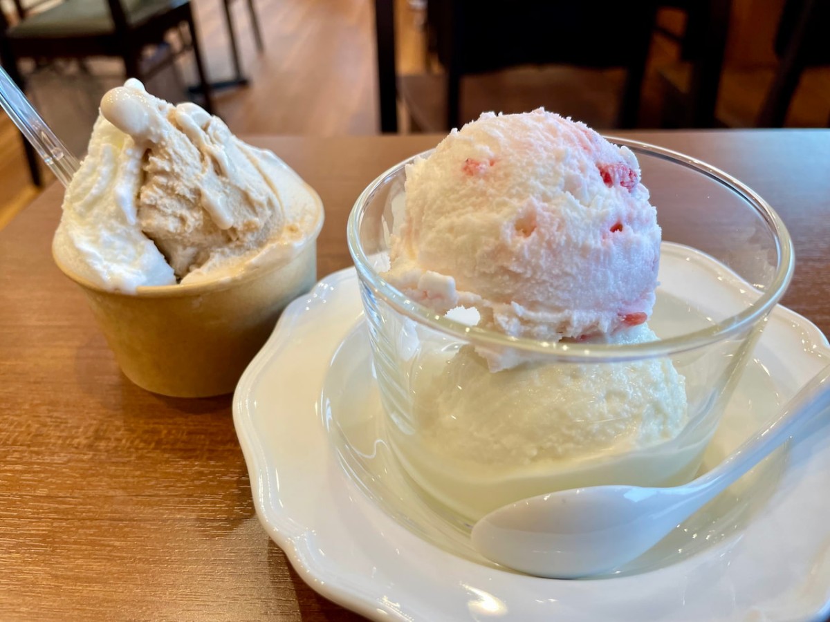 島根県安来市にあるジェラート&amp;レストラン「ワライカワセミ」のジェラート