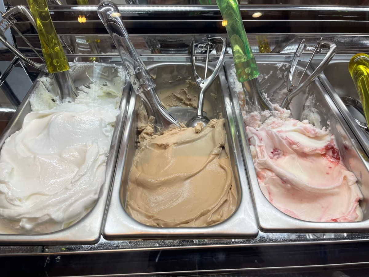 島根県安来市にあるジェラート&amp;レストラン「ワライカワセミ」のジェラート