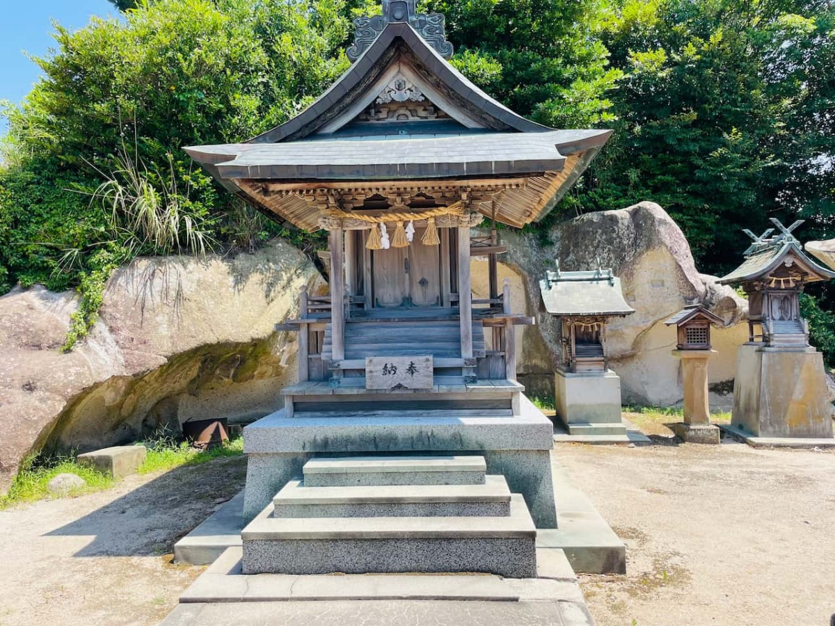 島根県安来市にある月形神社