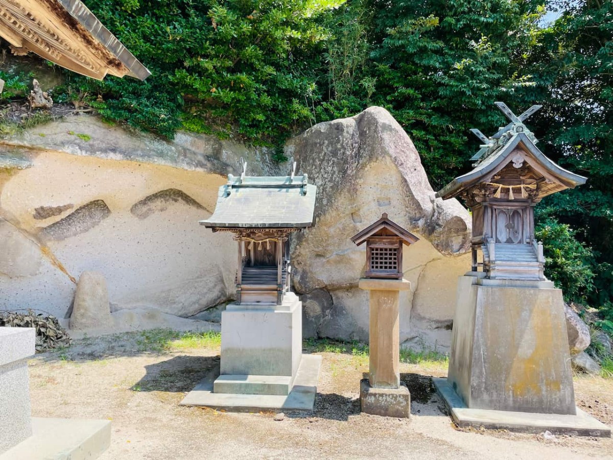 島根県安来市にある月形神社