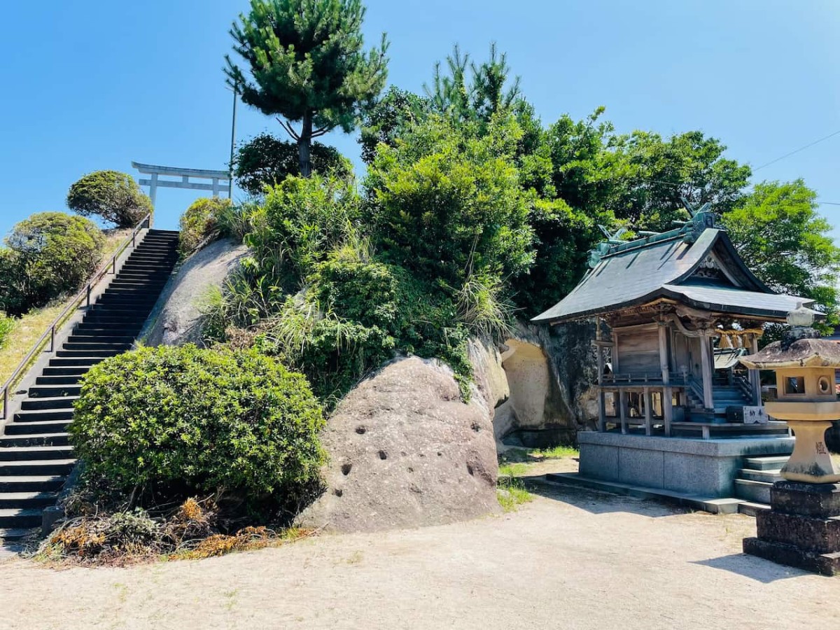 島根県安来市にある月形神社