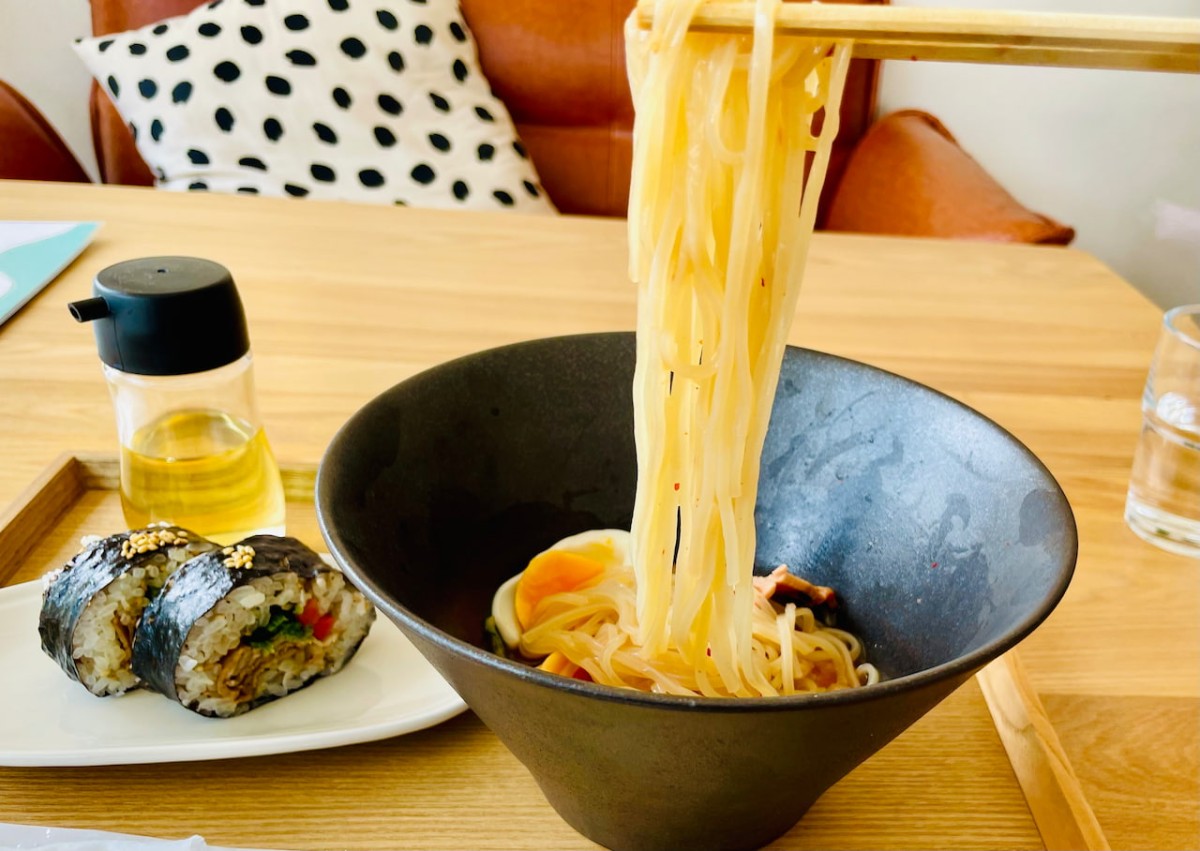 鳥取県西伯郡南部町の＆cafeの韓国風旨辛冷麺