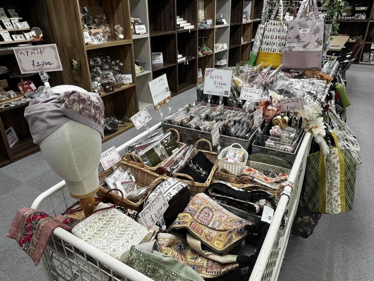 島根県出雲市「サンロードなかまちに」にある『ボックスショップ出雲』の店内