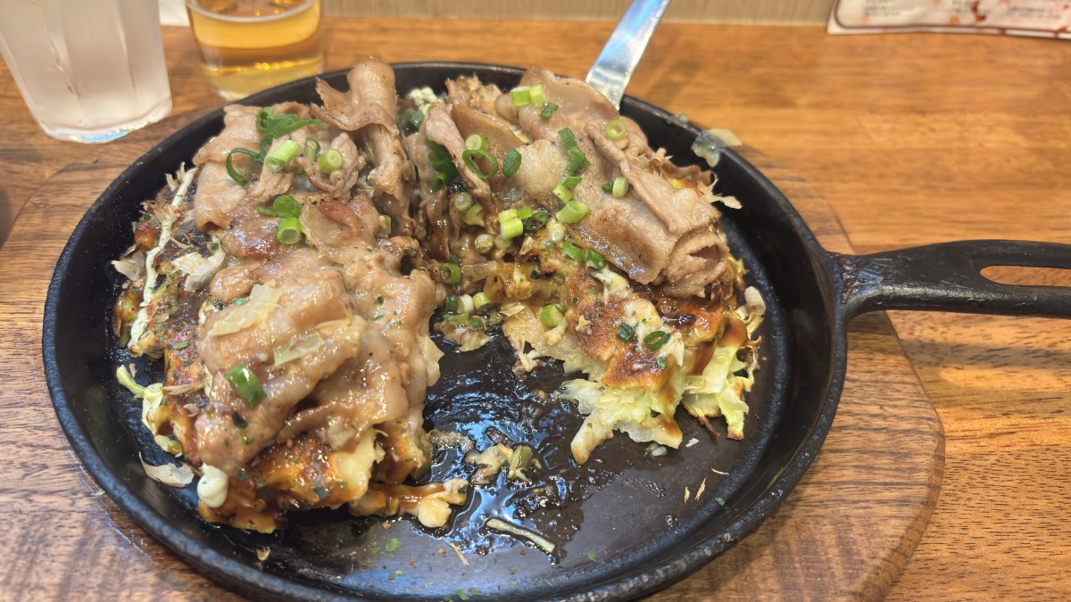 島根県出雲市平田にある『鉄板焼きぶね』のお好み焼き『DND』