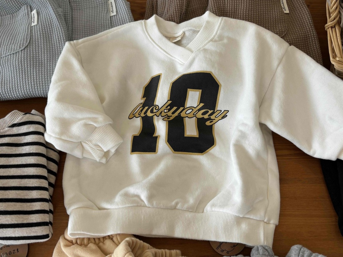 米子市淀江町にある『baby apparel Bitty（ベイビーアパレルビティー）』で販売されているトレーナー
