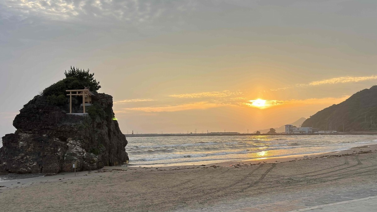 島根県出雲市の『稲佐の浜』の夕景