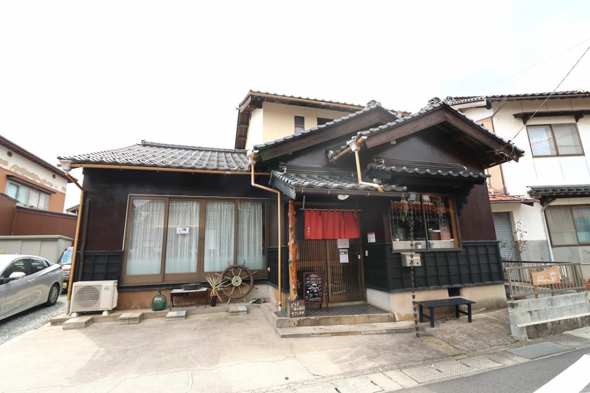 島根県安来市『アンティーク雑貨M＆C』の外観