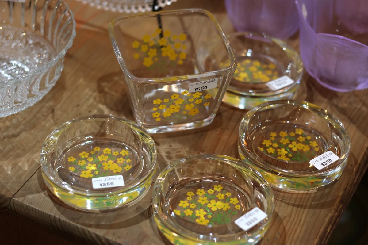 島根県安来市『アンティーク雑貨M＆C』の食器