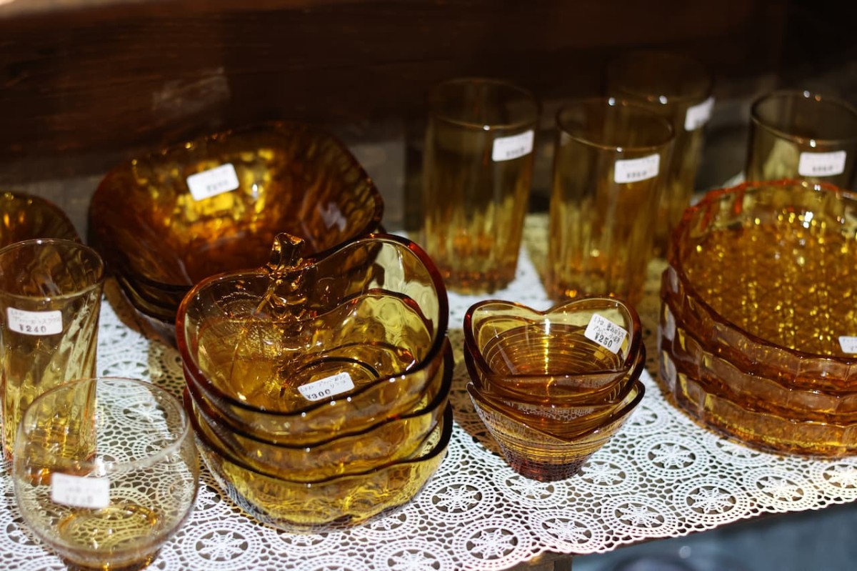 島根県安来市『アンティーク雑貨M＆C』の食器