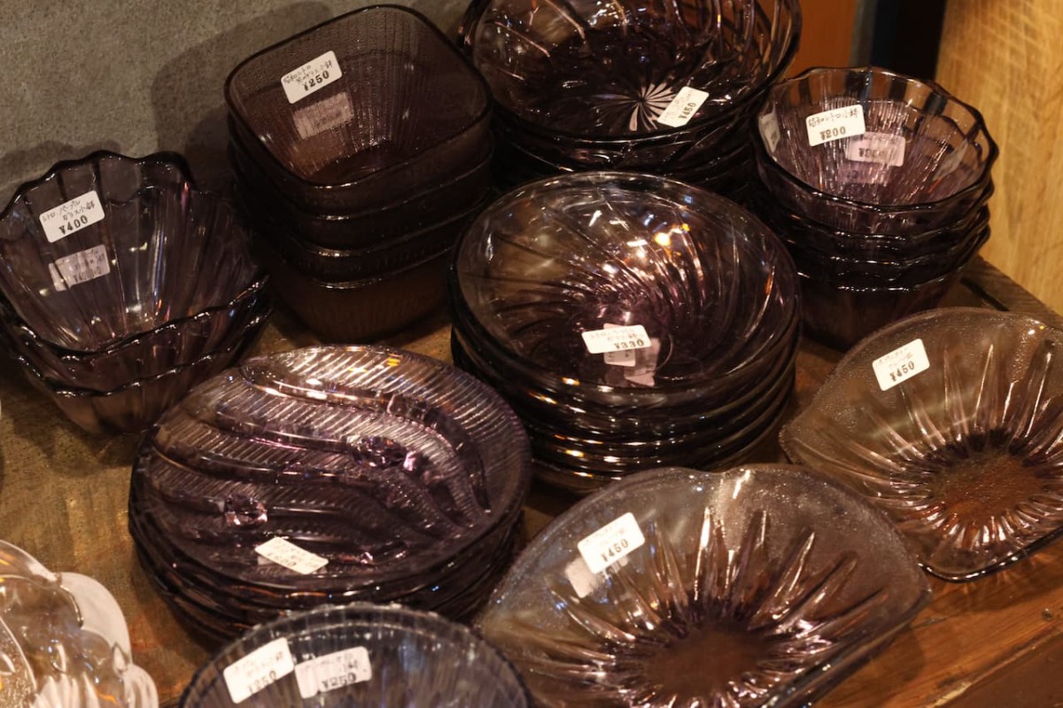 島根県安来市『アンティーク雑貨M＆C』の食器