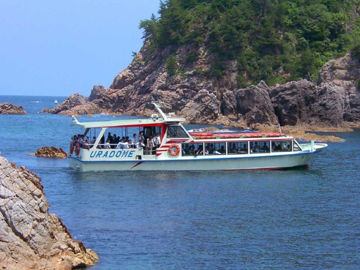 鳥取県岩美町_浦富海岸_クルージング_貸し切り_安い_料金_運航期間